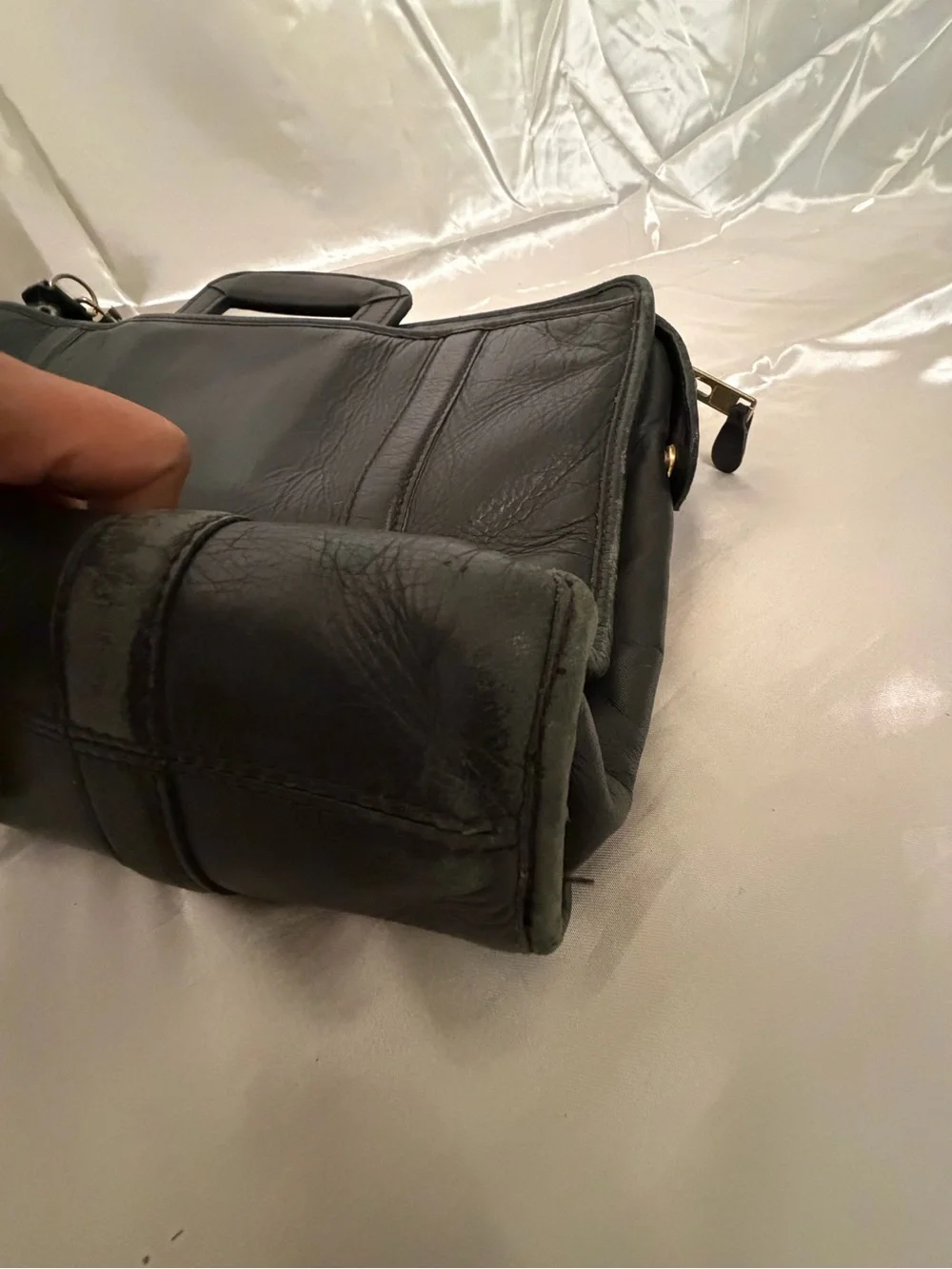 Vintage Black Genuine Leather Briefcase / Laptop Messenger Bag Shoulder Strap